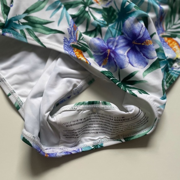 🆕Two piece Tropical swimsuit, top L, bottom XL - Picture 10 of 15
